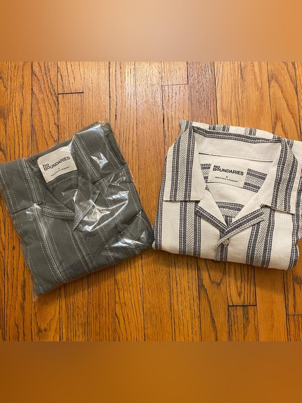 (2) No Boundaries Men's Textured Short Sleeve Shirts- Cream & Grey - M NEW